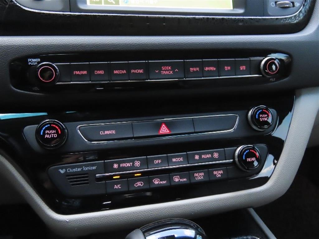 Kia Carnival — photo 07