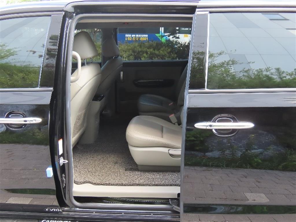 Kia Carnival — photo 14