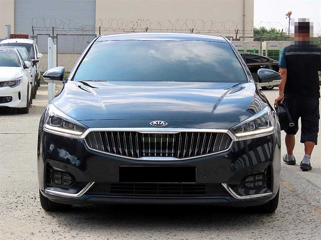 Kia K7 — photo 01