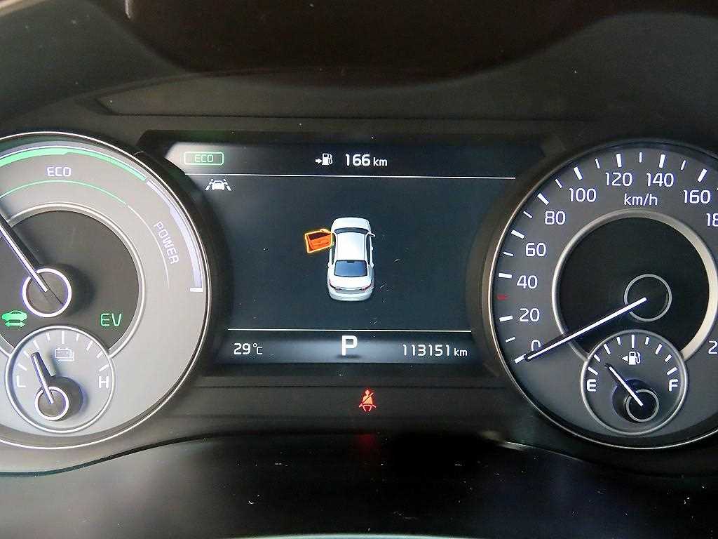 Kia K7 — photo 09