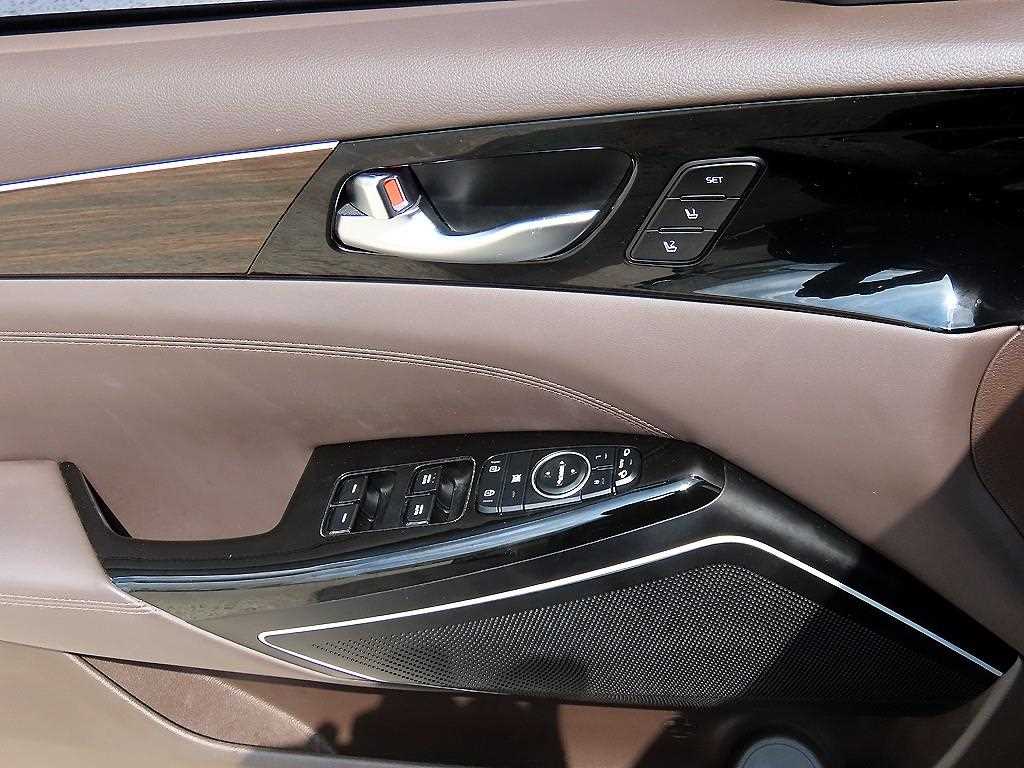 Kia K7 — photo 12