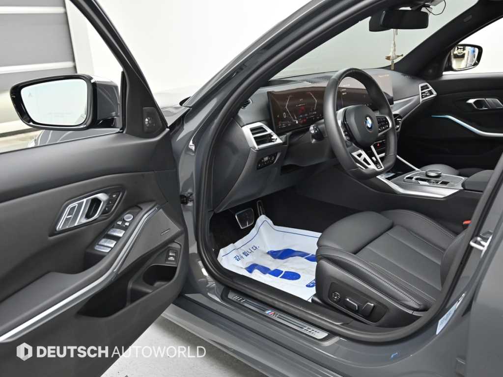 BMW 3-Series — photo 11