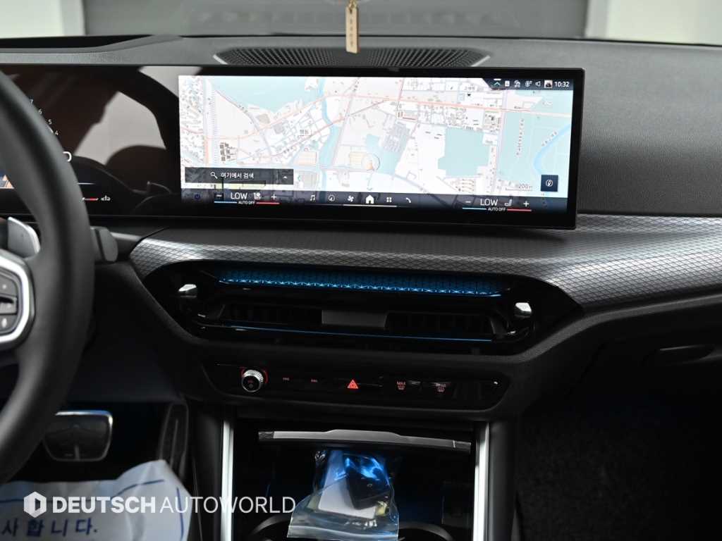 BMW 3-Series — photo 14