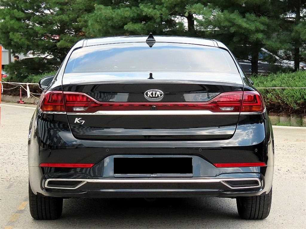 Kia K7 — photo 04