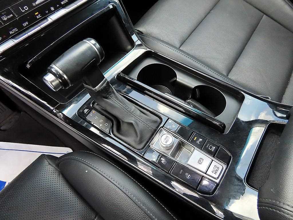 Kia K7 — photo 10