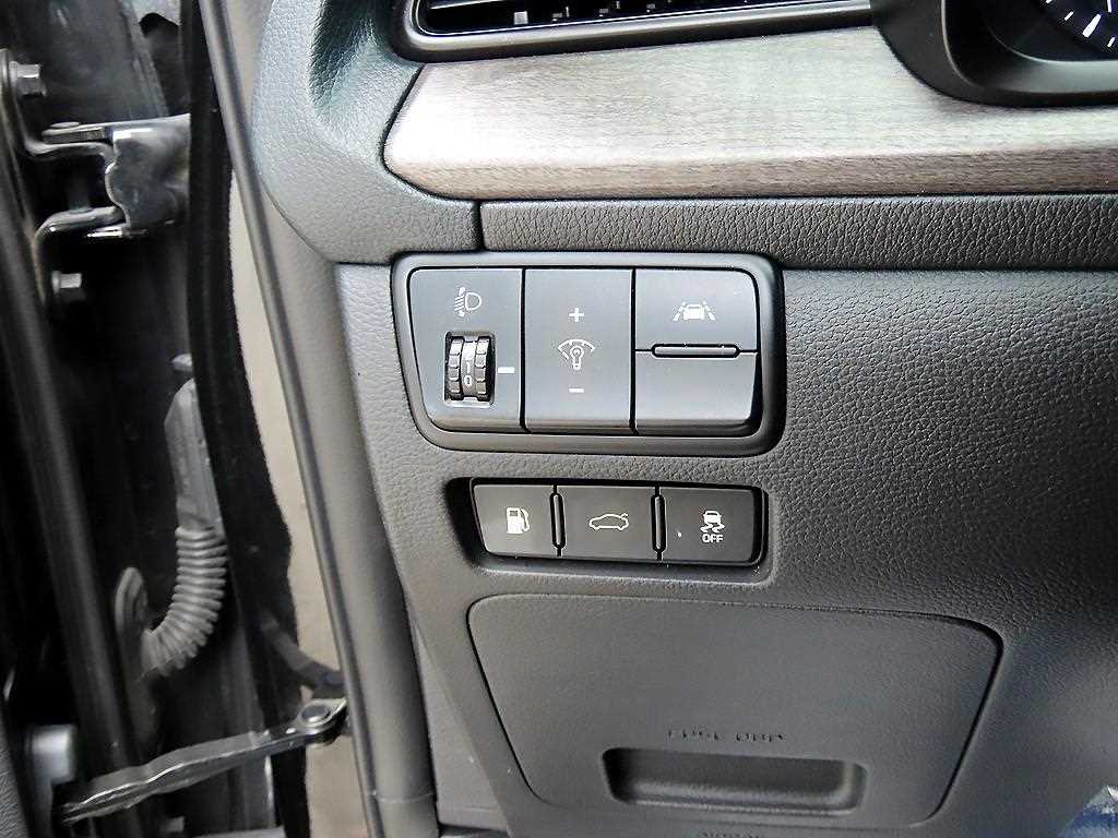 Kia K7 — photo 12