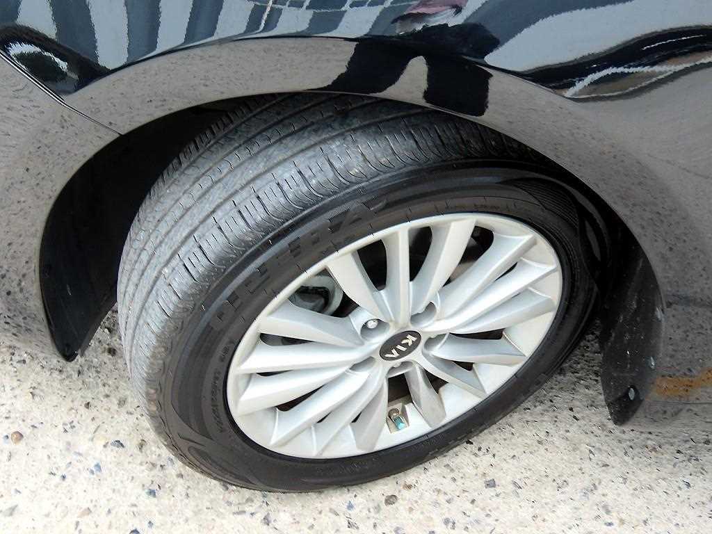 Kia K7 — photo 20