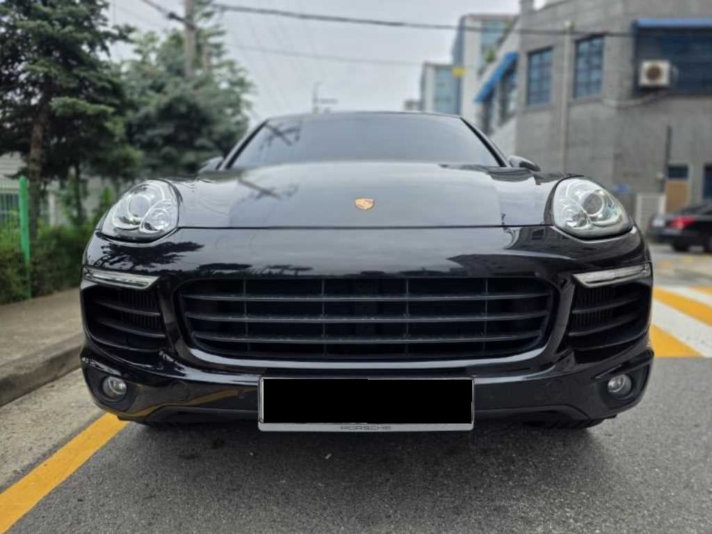 Porsche Cayenne — photo 01