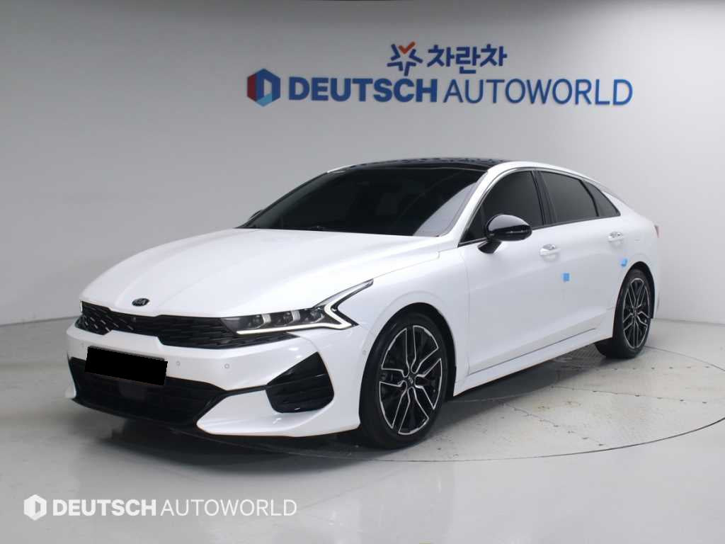 Kia K5 — photo 01