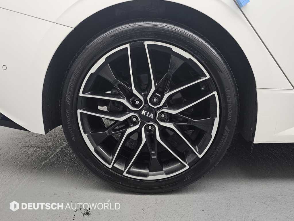 Kia K5 — photo 05