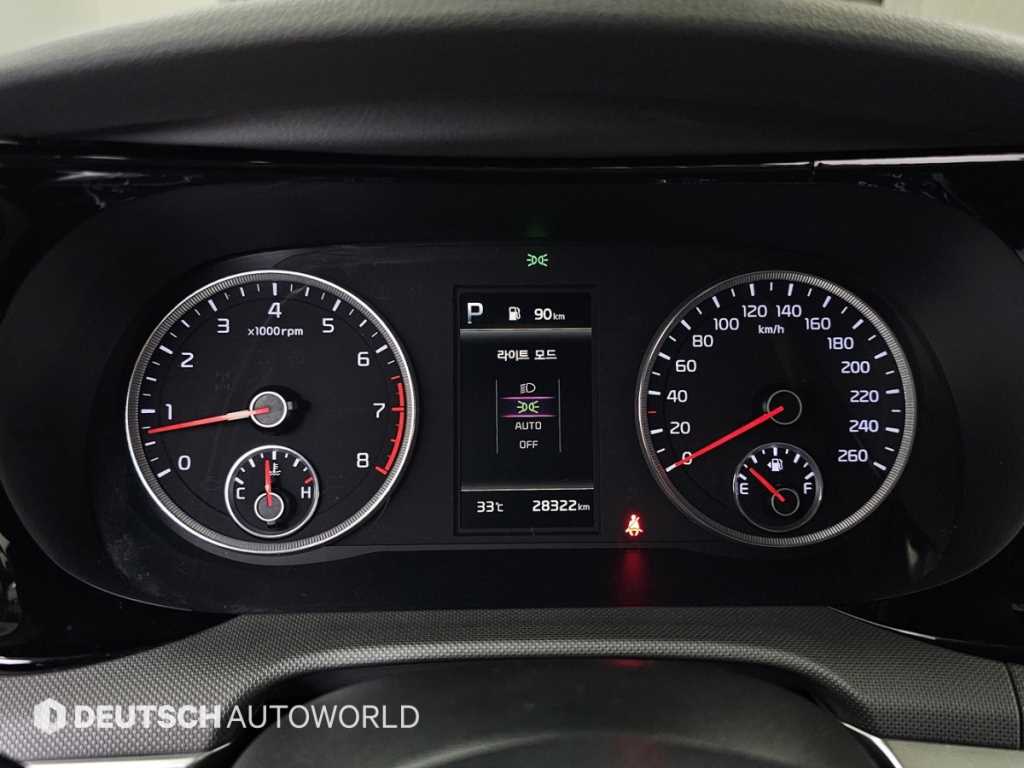 Kia K5 — photo 08