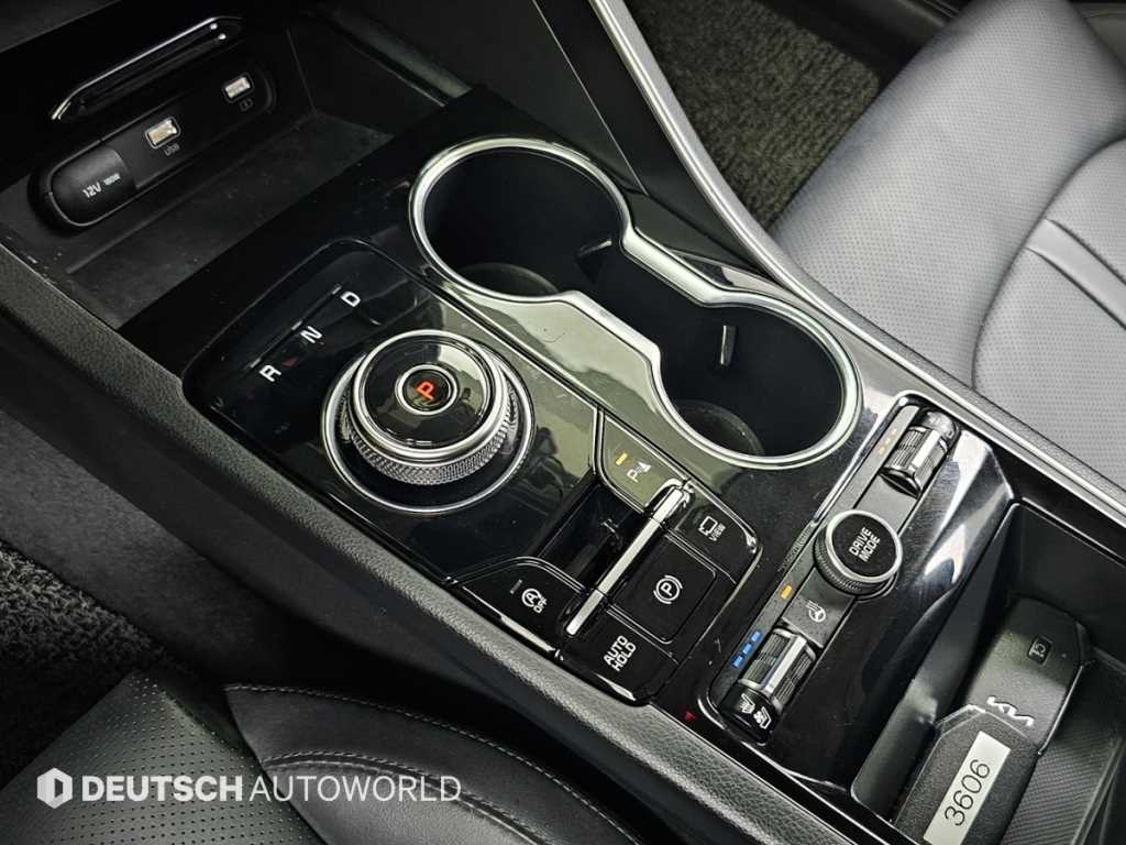 Kia K5 — photo 09