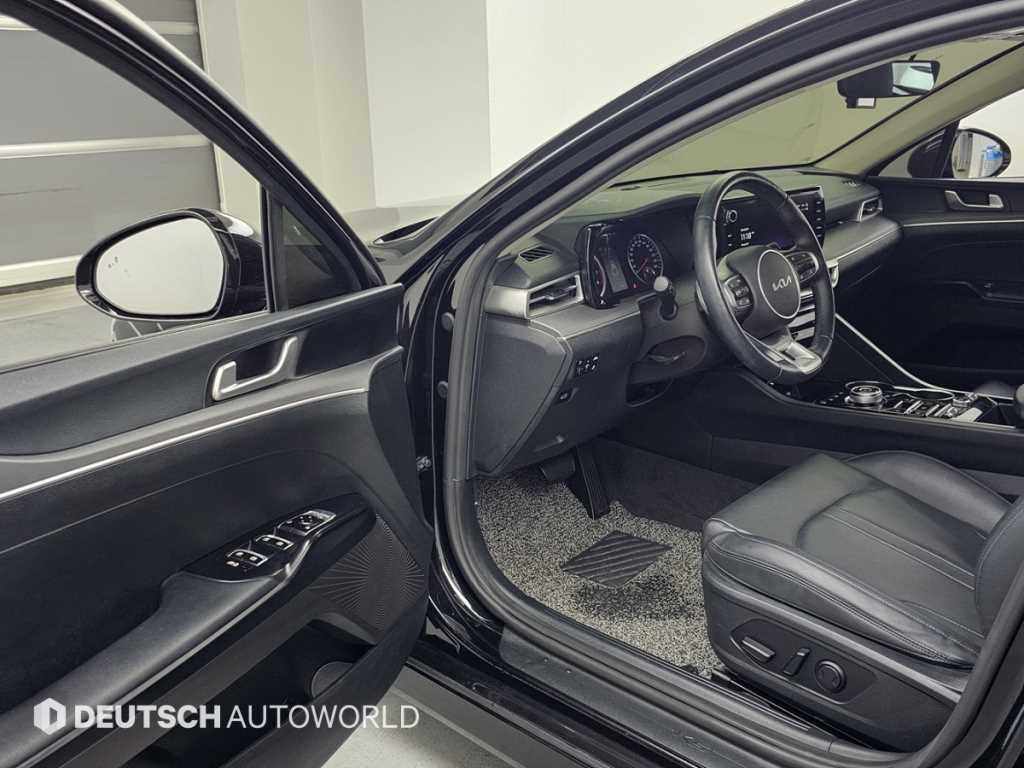 Kia K5 — photo 11