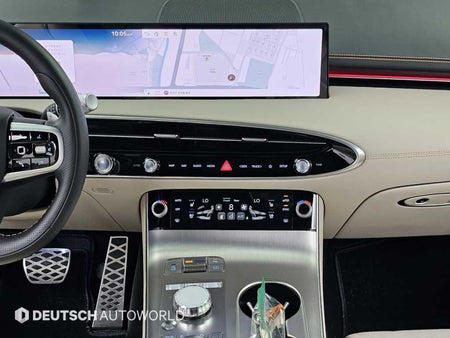 Genesis GV70 — photo 14