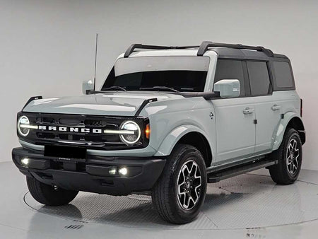 Ford Bronco — photo 01