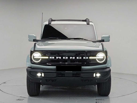 Ford Bronco — photo 02