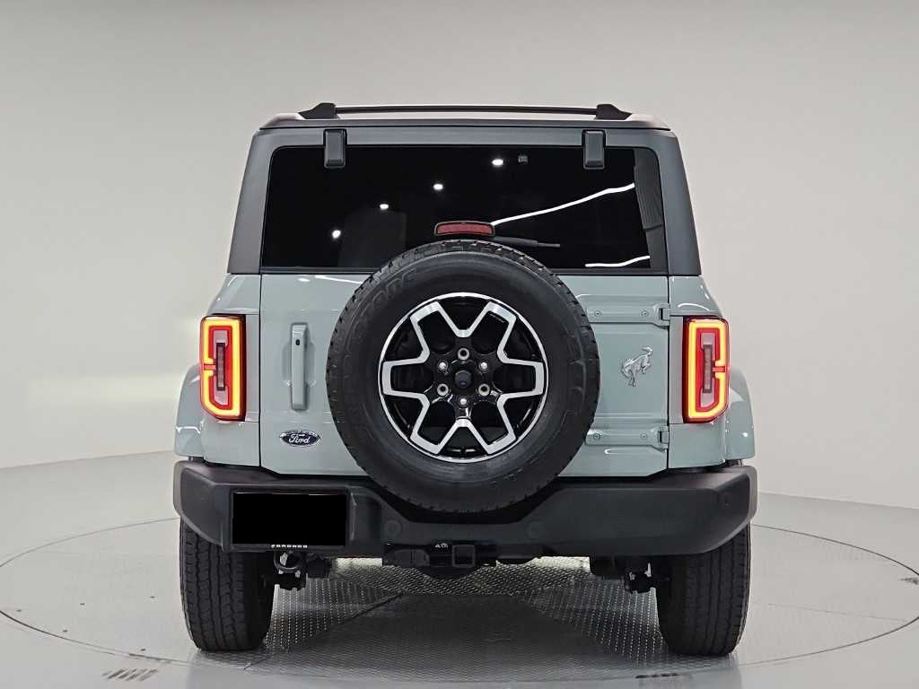 Ford Bronco — photo 03