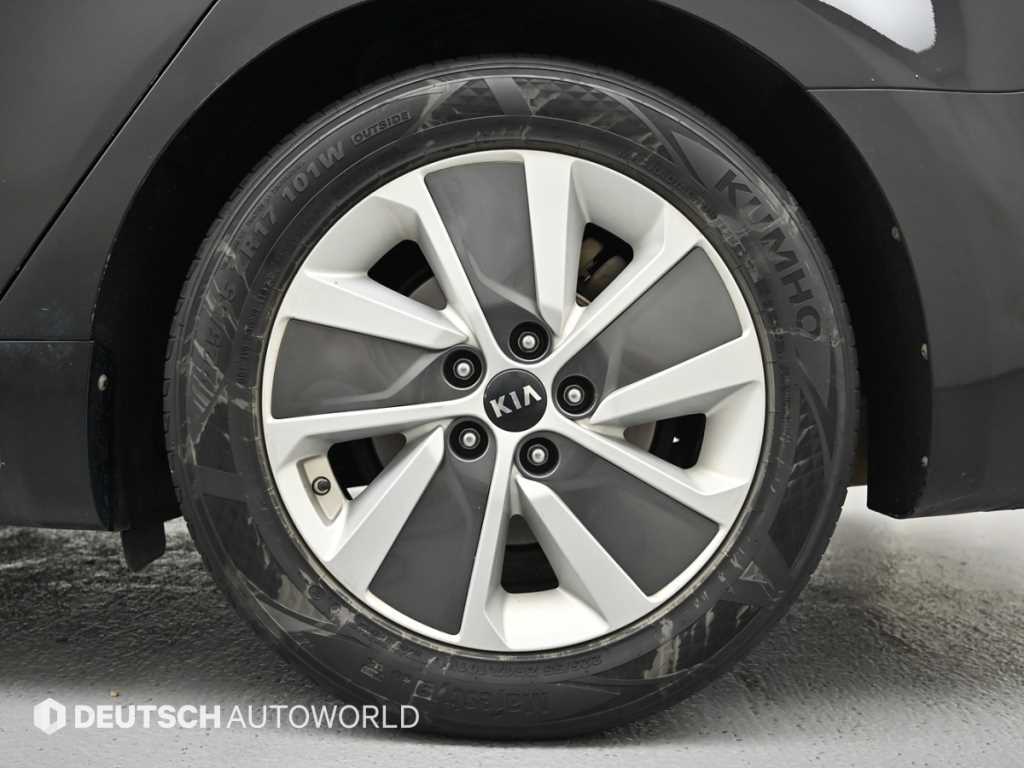 Kia K7 — photo 05