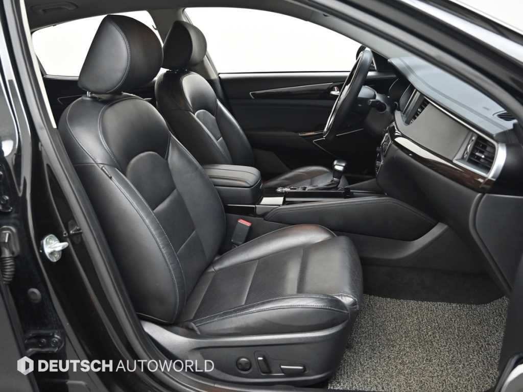 Kia K7 — photo 10