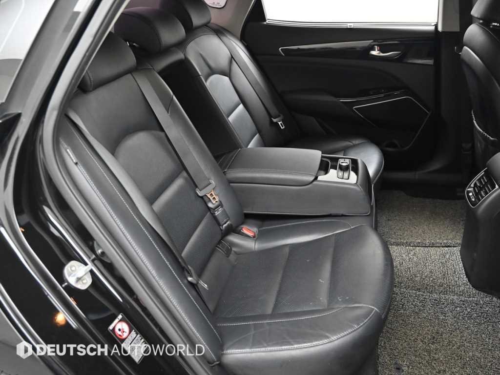 Kia K7 — photo 12