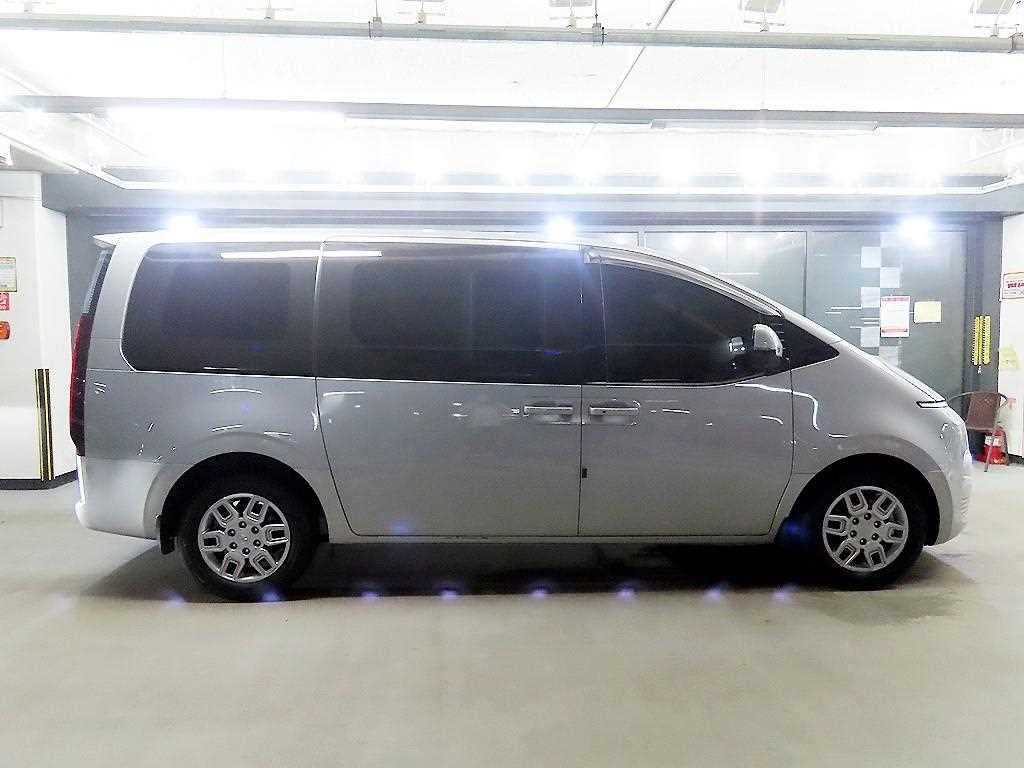 Hyundai Staria — photo 03