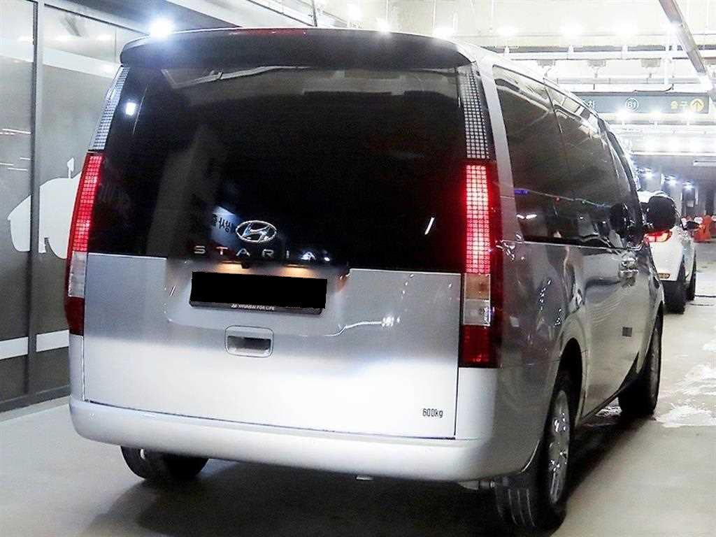 Hyundai Staria — photo 04
