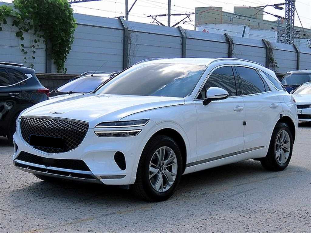 Genesis GV70 — photo 02