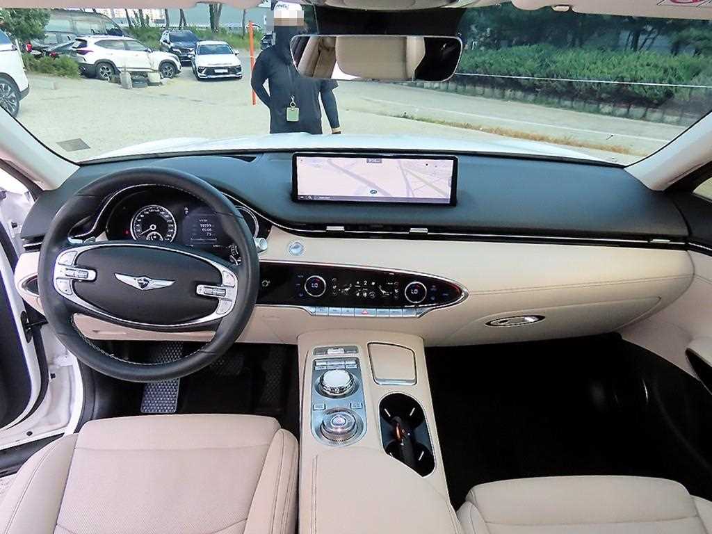 Genesis GV70 — photo 07