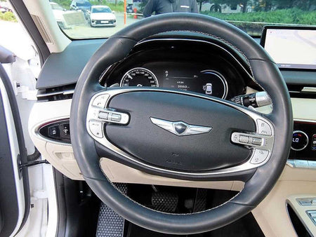 Genesis GV70 — photo 08