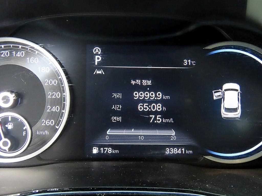 Genesis GV70 — photo 09
