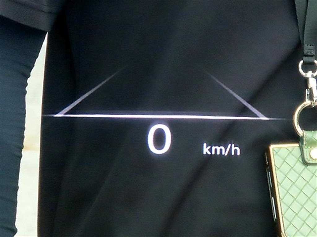 Genesis GV70 — photo 10