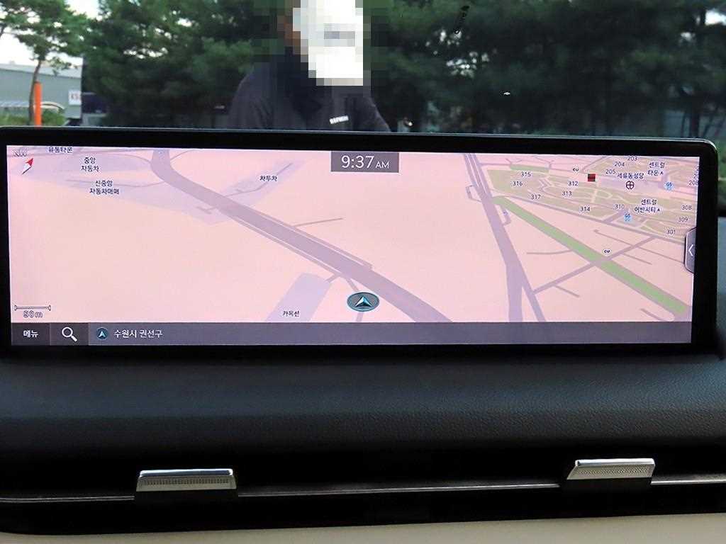 Genesis GV70 — photo 14