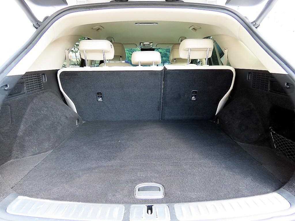 Genesis GV70 — photo 16