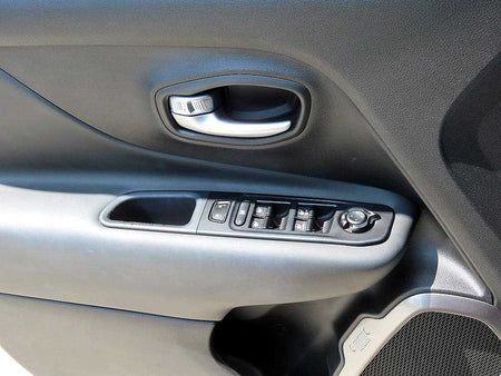Jeep Renegade — photo 11