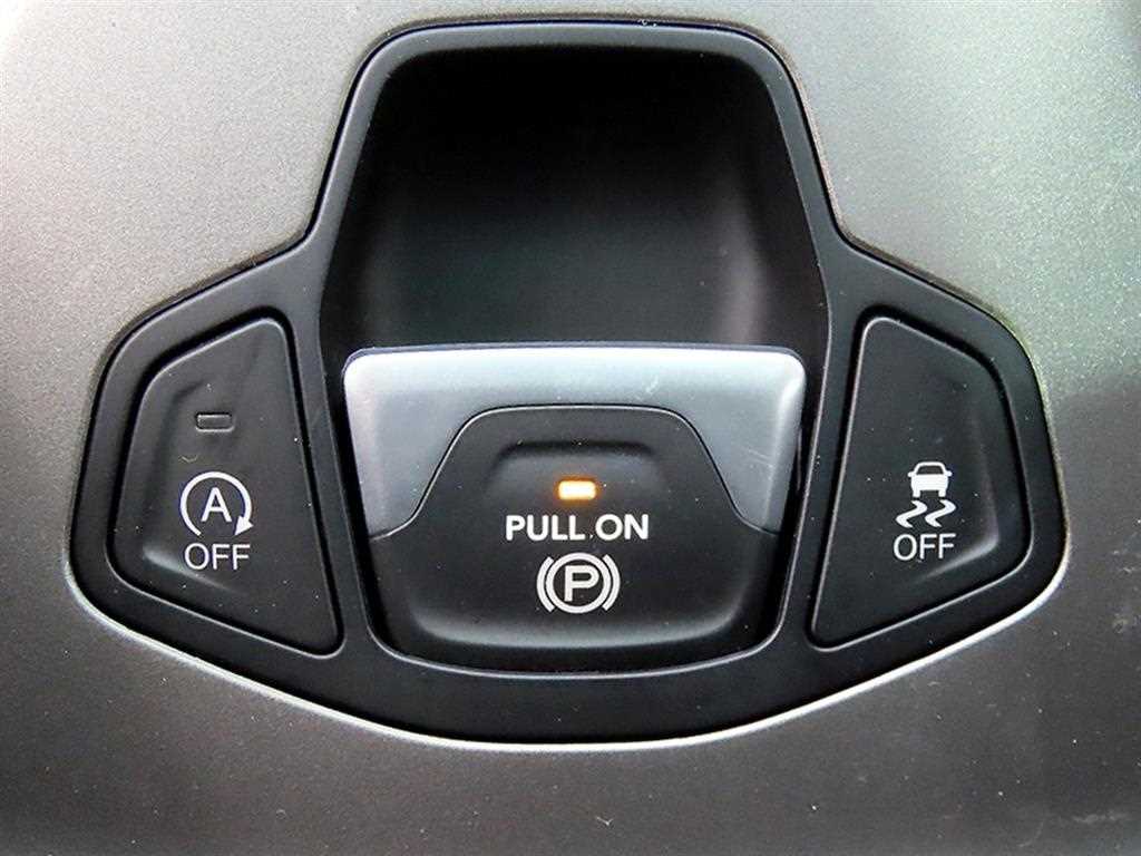 Jeep Renegade — photo 13