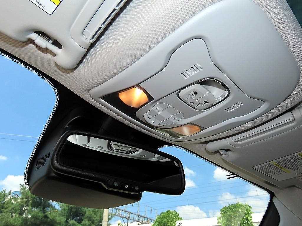 Jeep Renegade — photo 16