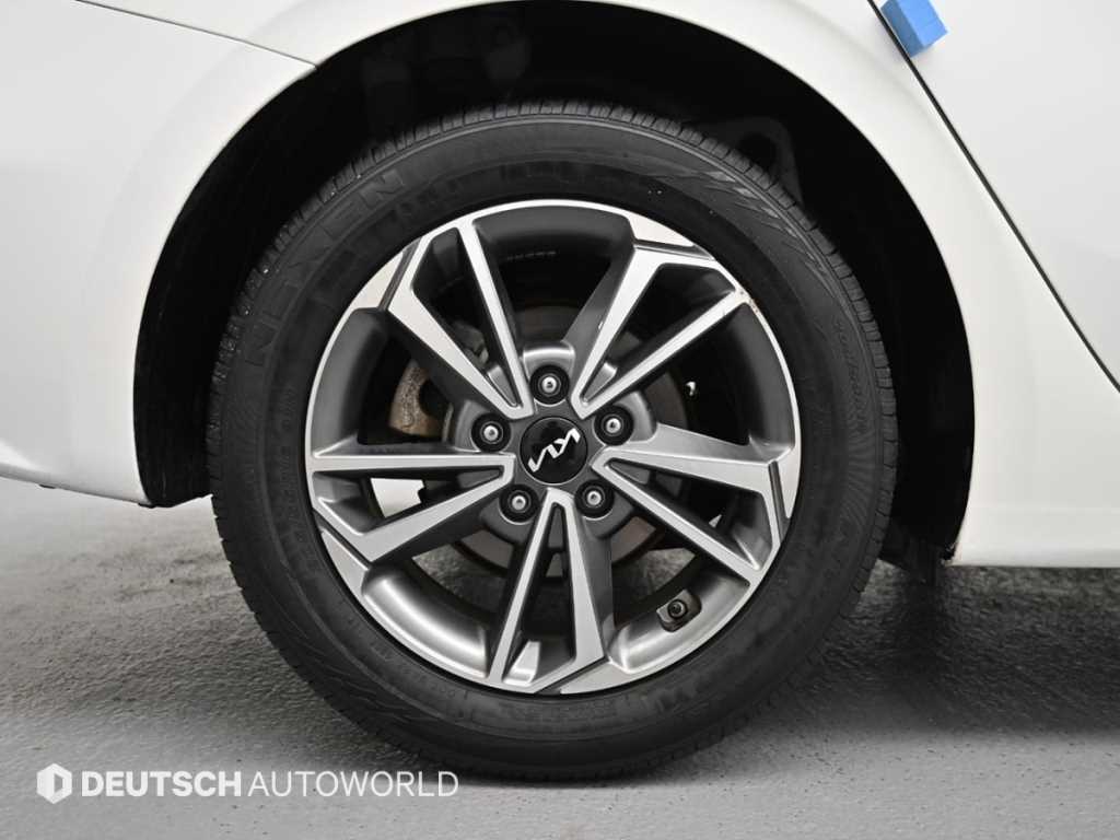 Kia K3 — photo 05