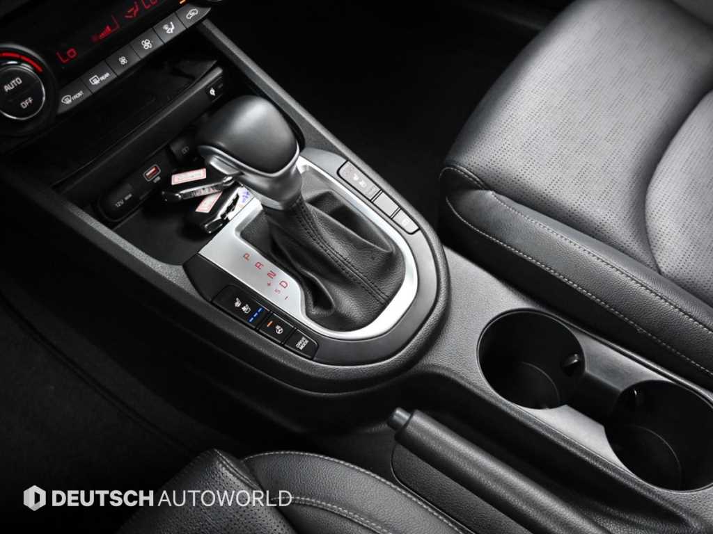 Kia K3 — photo 09