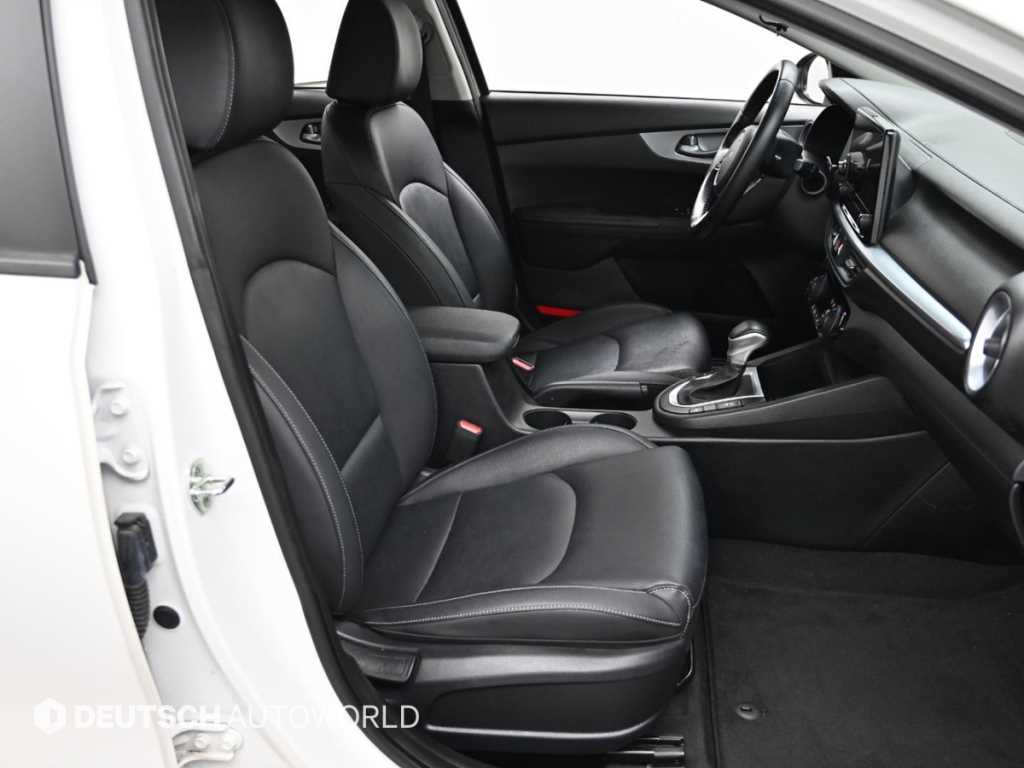 Kia K3 — photo 10
