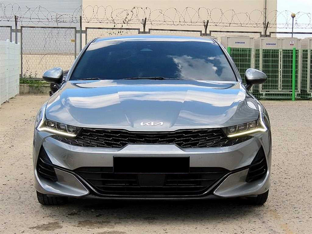 Kia K5 — photo 01