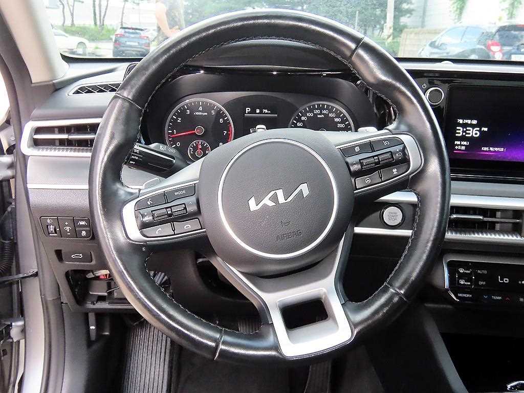 Kia K5 — photo 08