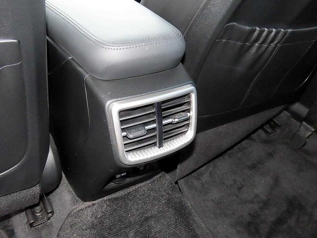 Kia K5 — photo 17