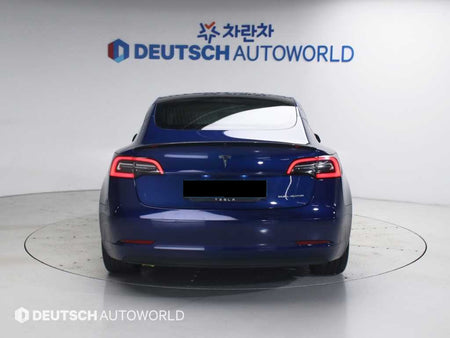 Tesla Model 3 — photo 04