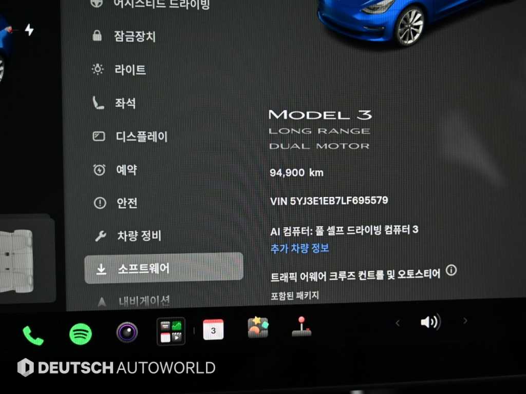 Tesla Model 3 — photo 08