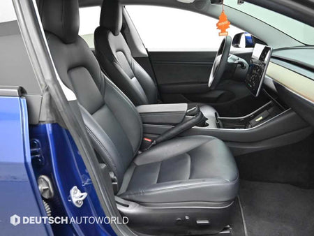 Tesla Model 3 — photo 10