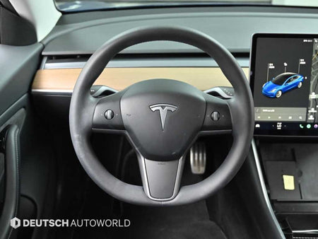 Tesla Model 3 — photo 13