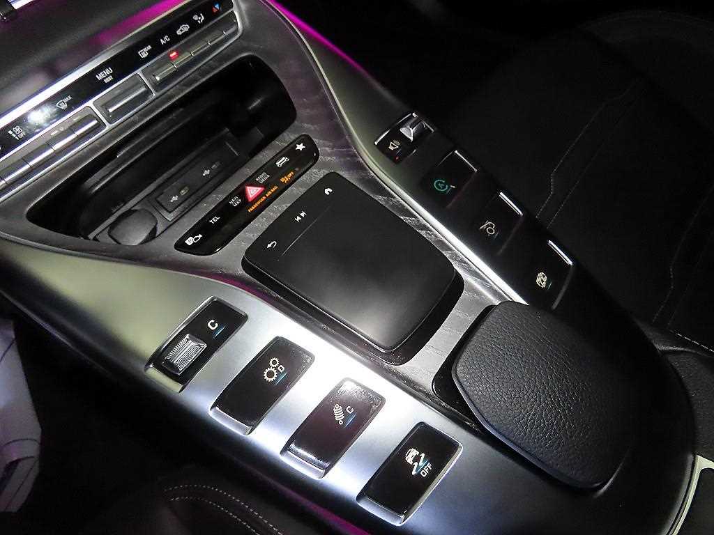 Mercedes-Benz AMG GT — photo 13
