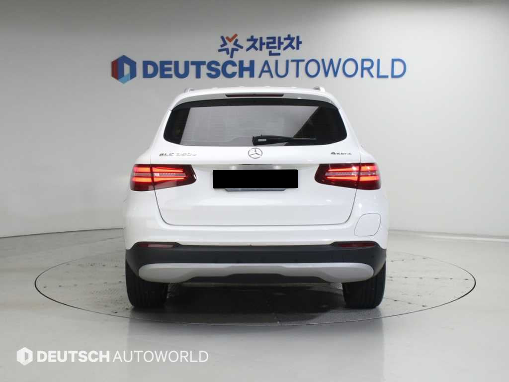 Mercedes-Benz GLC-Class — photo 04