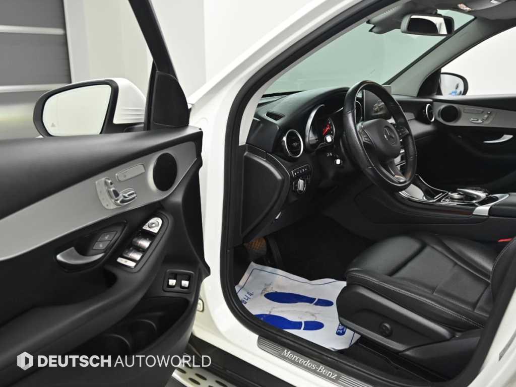 Mercedes-Benz GLC-Class — photo 11