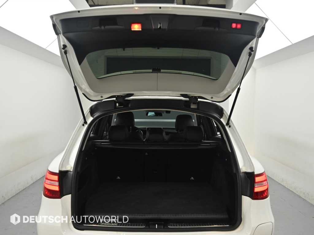 Mercedes-Benz GLC-Class — photo 19